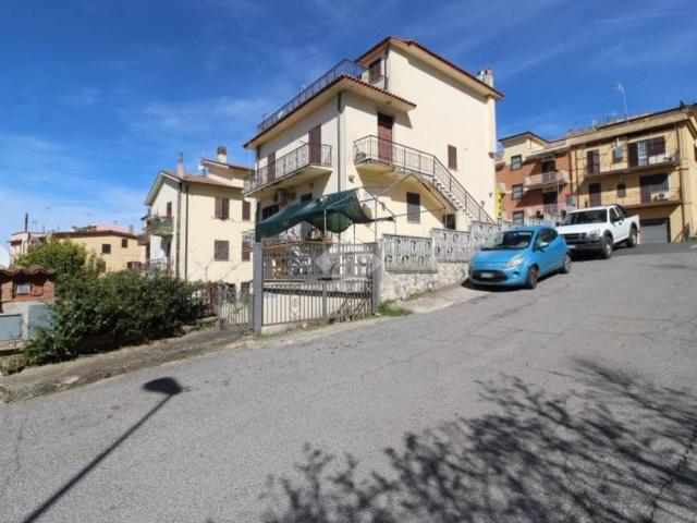 Appartamento in vendita a Montorio Romano RM