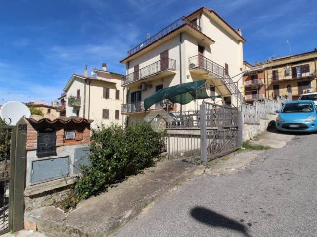 Appartamento in vendita a Montorio Romano RM