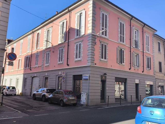 Appartamento in vendita a Monza MB