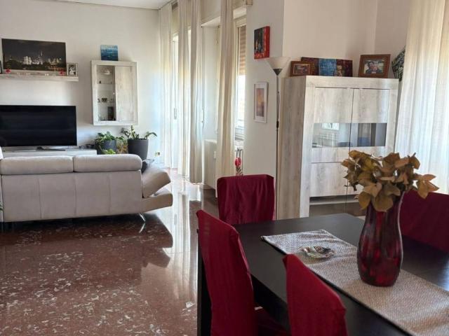 Appartamento in vendita a Monza MB