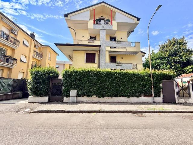 Appartamento in vendita a Monza MB