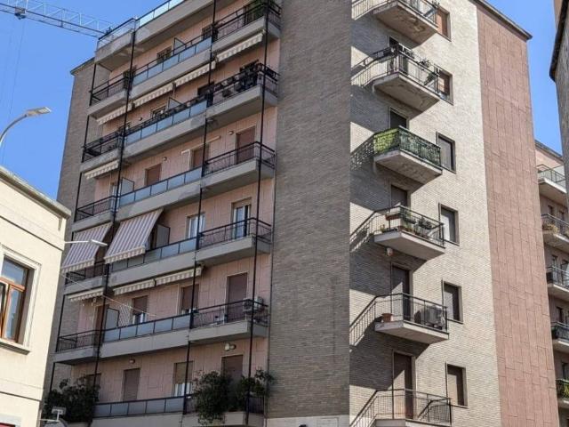 Appartamento in vendita a Monza MB