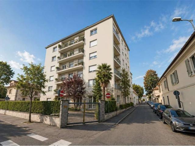 Appartamento in vendita a Monza MB