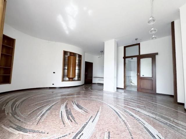 Appartamento in vendita a Monza MB