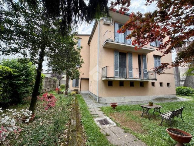 Appartamento in vendita a Monza MB