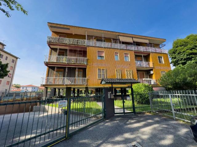 Appartamento in vendita a Monza MB