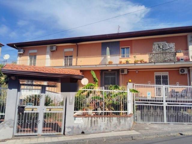 Appartamento in vendita a Motta Sant'Anastasia CT