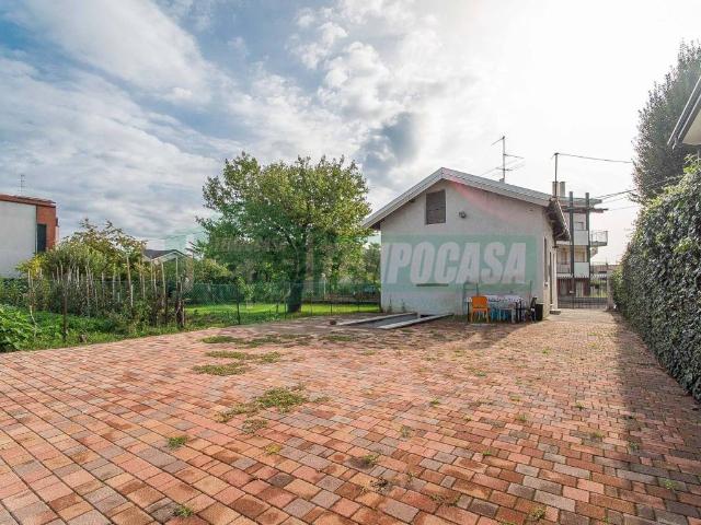 Villa in vendita a Mozzate CO