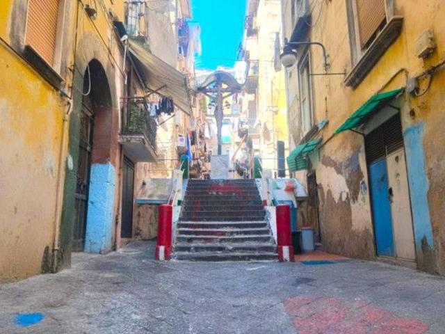 Appartamento in vendita a Napoli