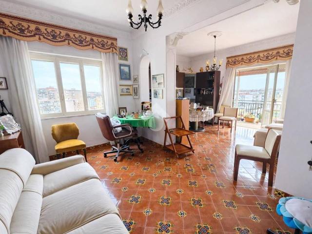 Appartamento in vendita a Napoli
