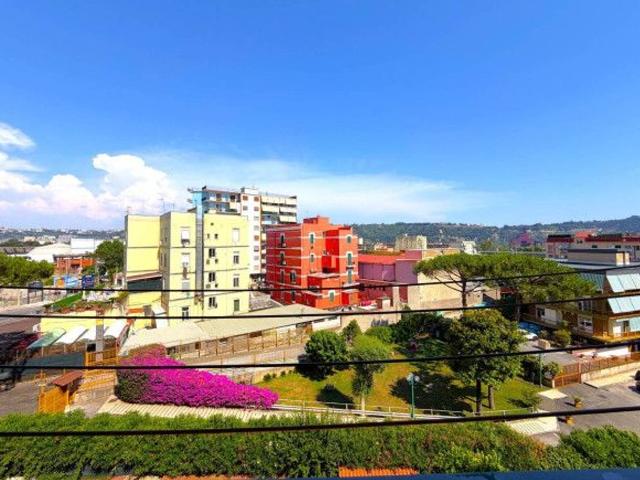 Appartamento in vendita a Napoli