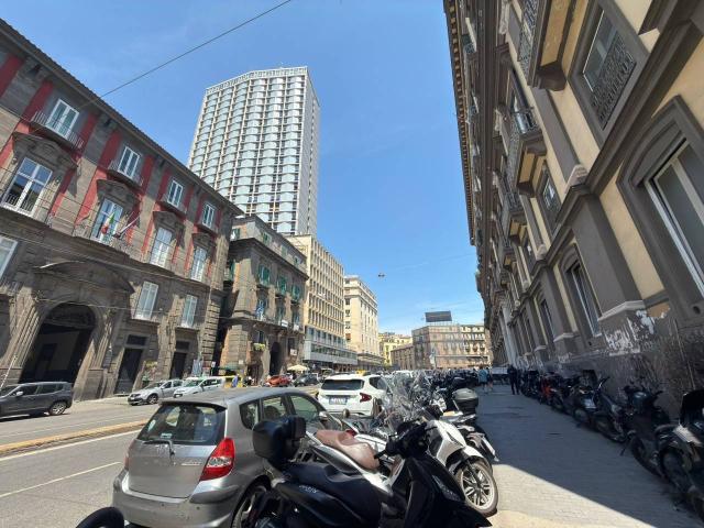 Appartamento in vendita a Napoli