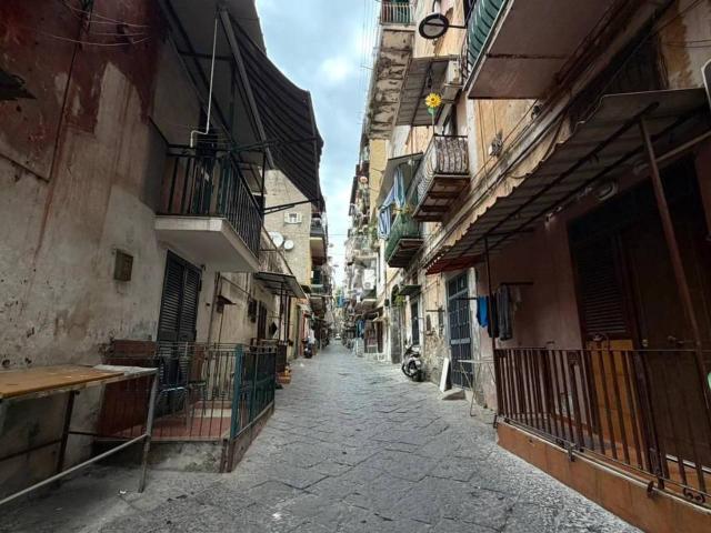 Appartamento in vendita a Napoli