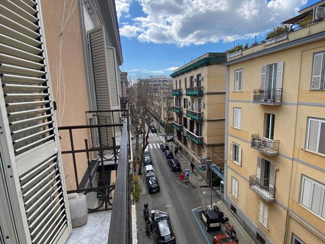 Appartamento in vendita a Napoli