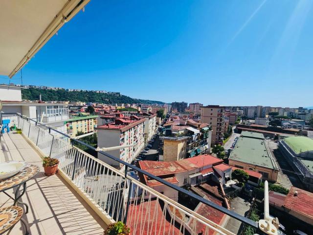 Appartamento in vendita a Napoli