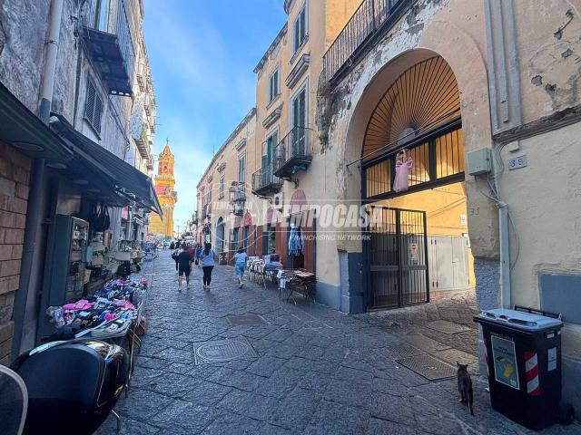 Appartamento in vendita a Napoli