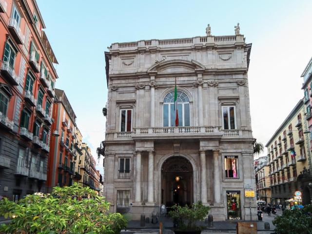 Appartamento in vendita a Napoli
