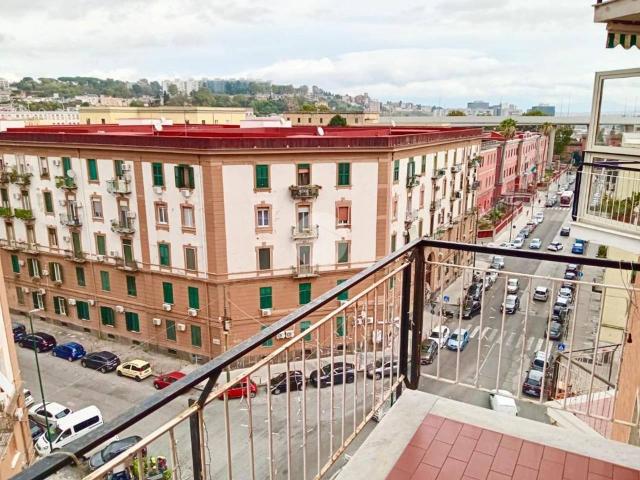 Appartamento in vendita a Napoli