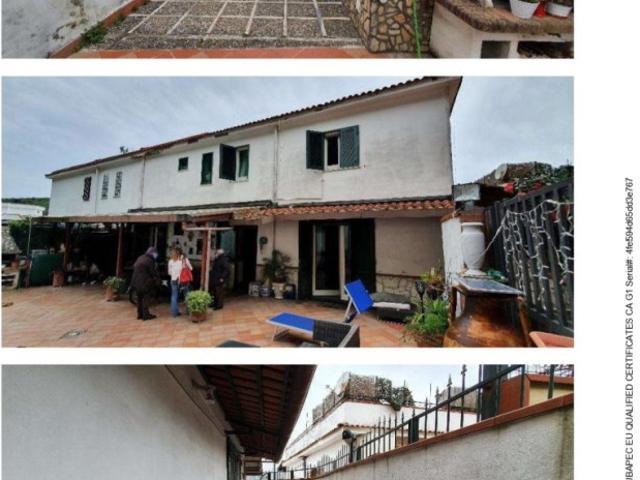 Appartamento in vendita a Napoli
