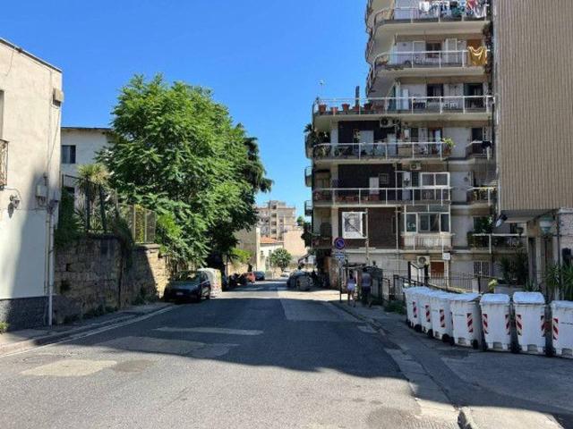 Appartamento in vendita a Napoli