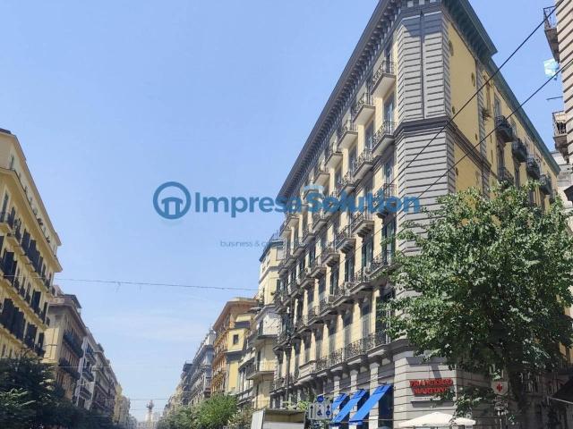 Appartamento in vendita a Napoli