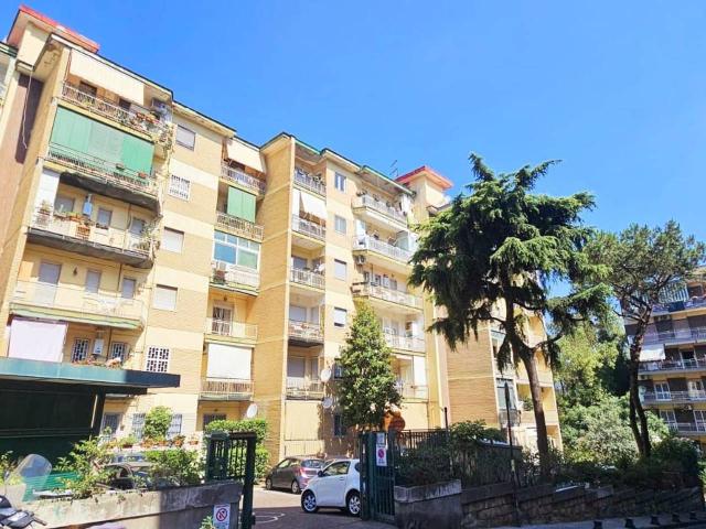 Appartamento in vendita a Napoli