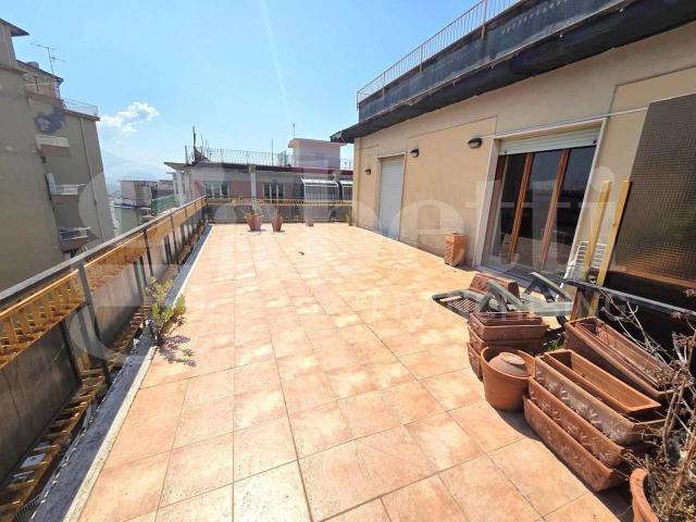 Appartamento in vendita a Napoli