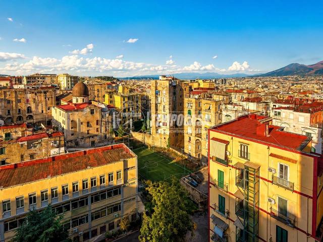 Appartamento in vendita a Napoli