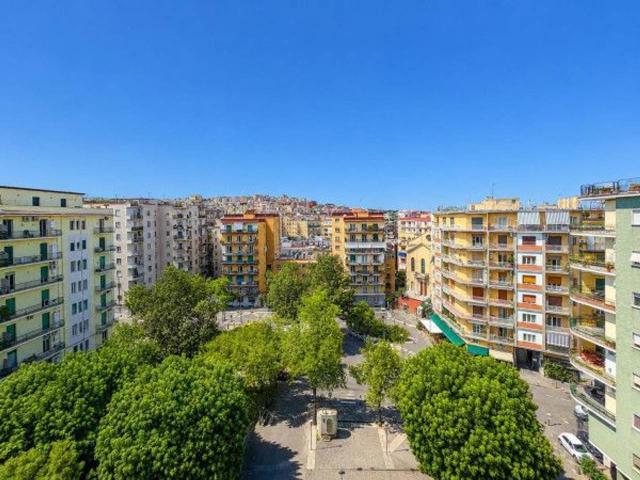 Appartamento in vendita a Napoli