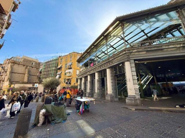 Appartamento in vendita a Napoli
