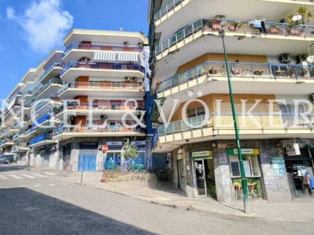 Appartamento in vendita a Napoli