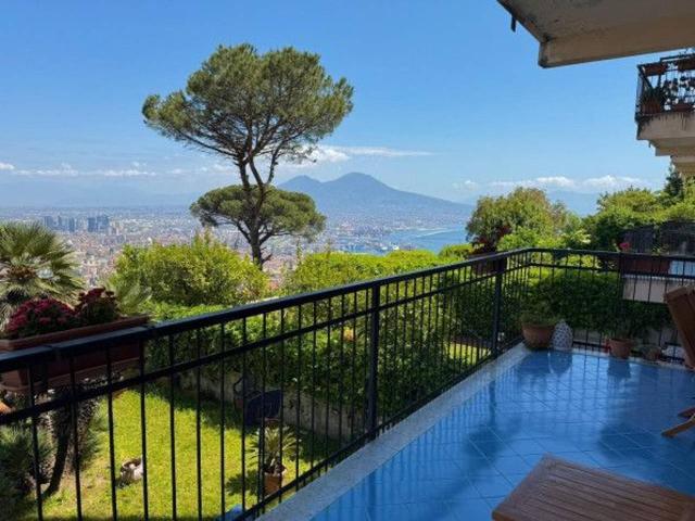 Appartamento in vendita a Napoli