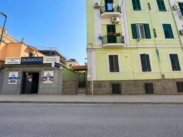 Appartamento in vendita a Napoli