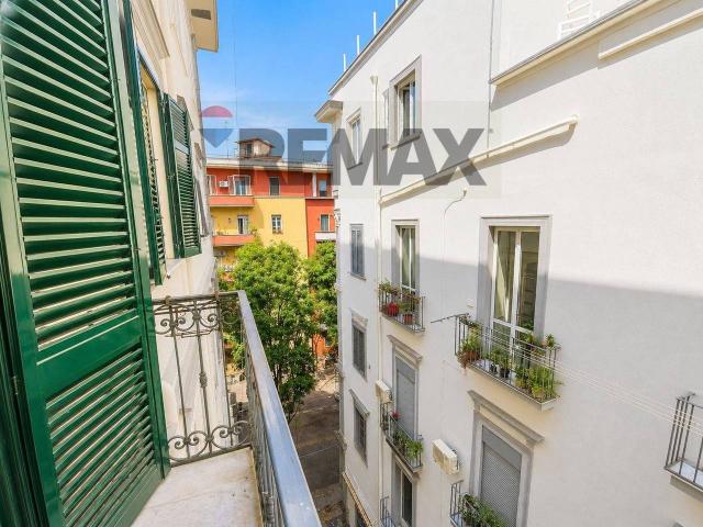 Appartamento in vendita a Napoli
