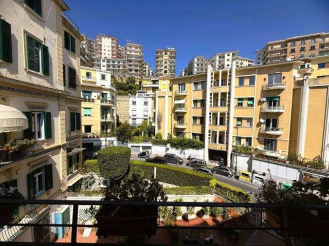 Appartamento in vendita a Napoli
