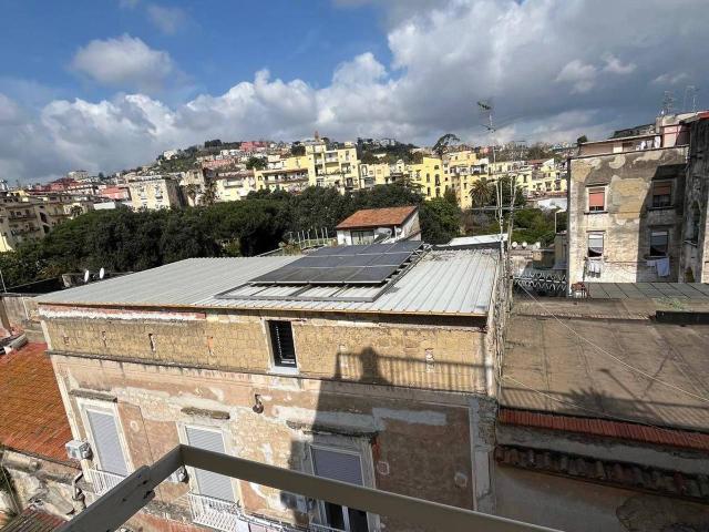 Appartamento in vendita a Napoli