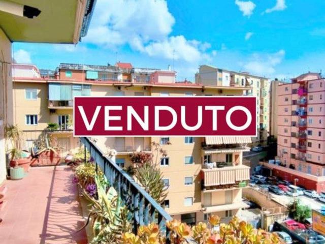 Appartamento in vendita a Napoli