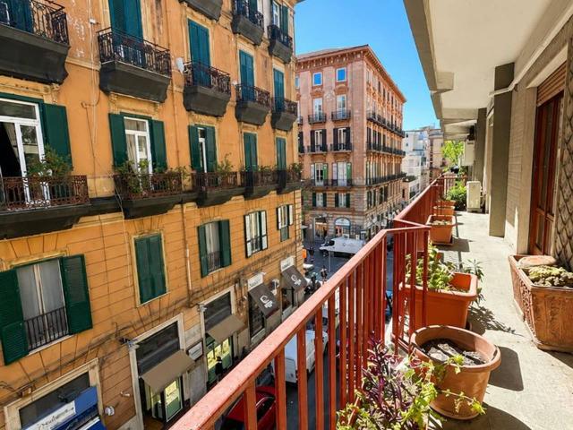 Appartamento in vendita a Napoli