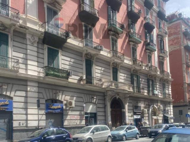 Appartamento in vendita a Napoli, Tribunali
