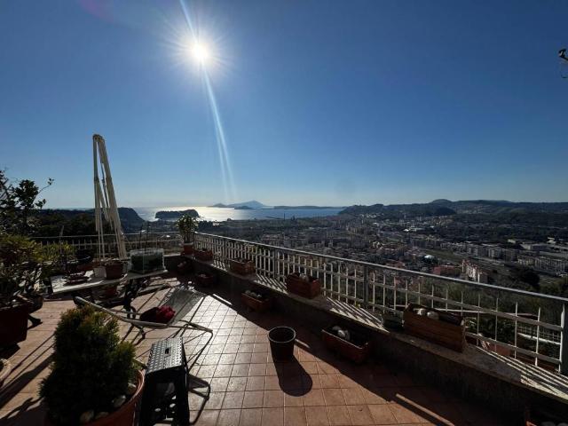 Appartamento in vendita a Napoli via Alessandro Manzoni, Posillipo