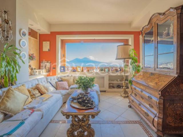 Appartamento in vendita a Napoli via Alessandro Manzoni, Posillipo