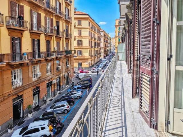 Appartamento in vendita a Napoli via dei Cimbri, 23, Tribunali