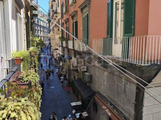 Appartamento in vendita a Napoli via della Cavallerizza, Chiaia