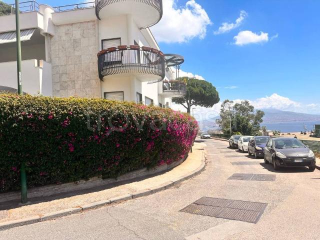 Appartamento in vendita a Napoli via Scipione Capece, Posillipo