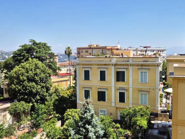 Appartamento in vendita a Napoli via Raffaele Morghen, Vomero