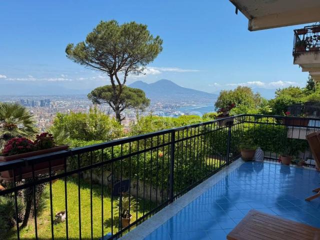 Appartamento in vendita a Napoli via Tito Angelini, 15, Vomero