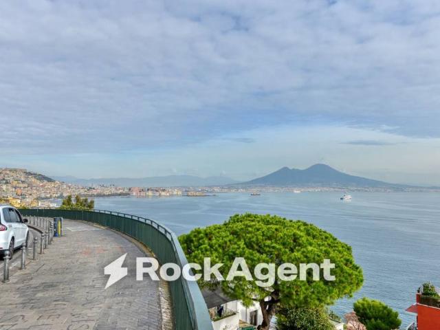 Appartamento in vendita a Napoli via Tito Livio, 9, Posillipo