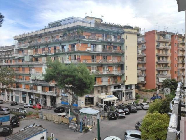 Appartamento in vendita a Napoli viale Colli Aminei, 339, Colli Aminei Capodimonte