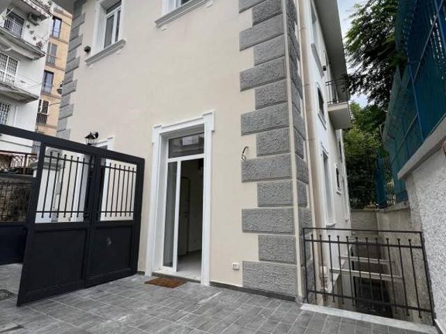 Appartamento in vendita a Napoli, Vomero