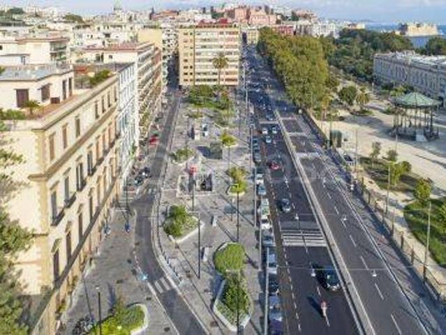 Appartamento in vendita a Napoli, Chiaia